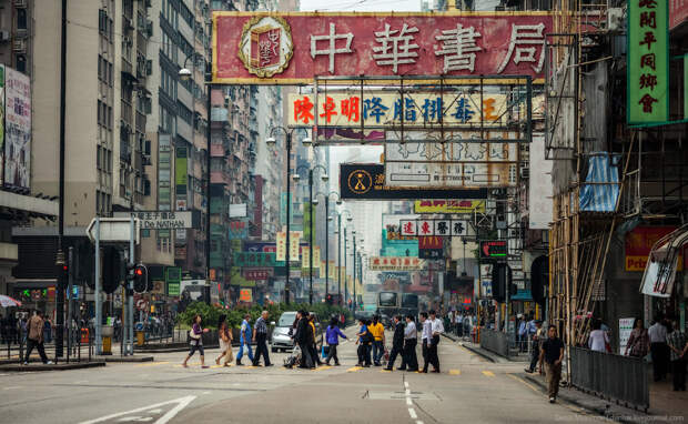 Это полуостров Коулун, улица Nathan Road