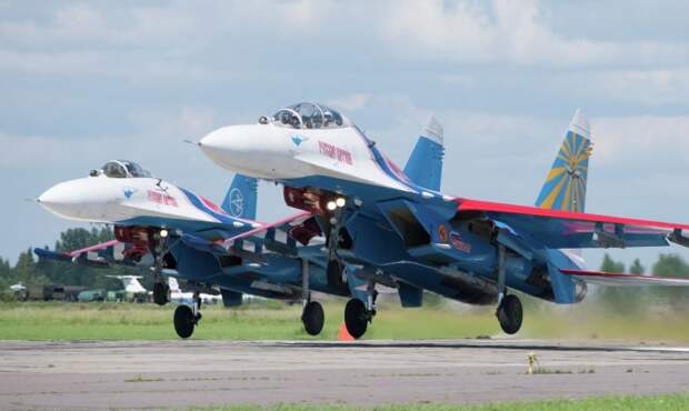 Главком ВВС РФ ответил на опасения Швейцарии по "Русским витязям" Главком ВВС РФ ответил на опасения Швейцарии по "Русским витязям"