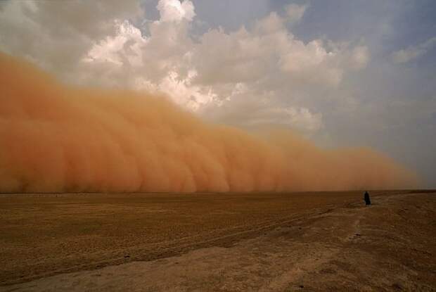 Пыльная буря в Сахаре