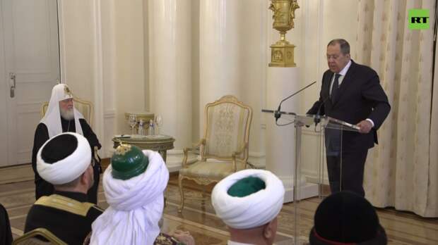 «Стоит со своим народом в это трудное время»: Лавров — о значимости РПЦ для русского народа