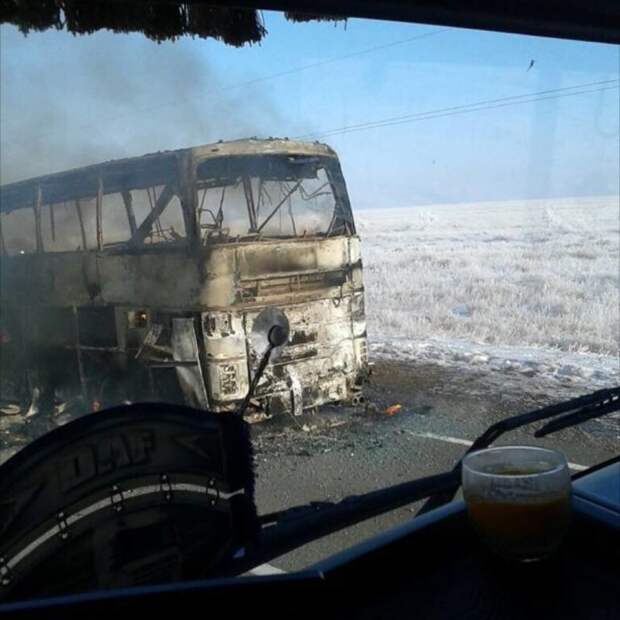 В Казахстане в автобусе сгорели 52 человека, чье гражданство еще устанавливается автобус, видео, казахстан, пожар
