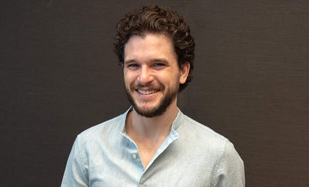 С женой шутки плохи: Кит Харингтон рассказал, как разыграл Роуз Лесли 1 апреля