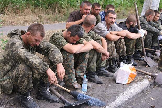 «Люба, не волнуйся, я в плену»