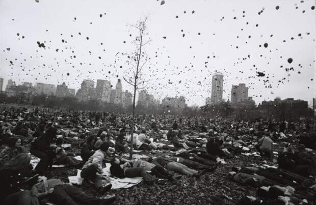 Мирная демонстрация в одном из крупнейших парков в США. Нью-Йорк, 1970 год.
