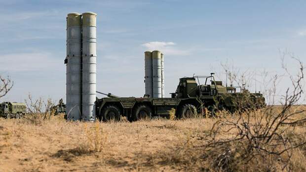 В Крыму прошли учения с участием зенитно-ракетных комплексов С-400