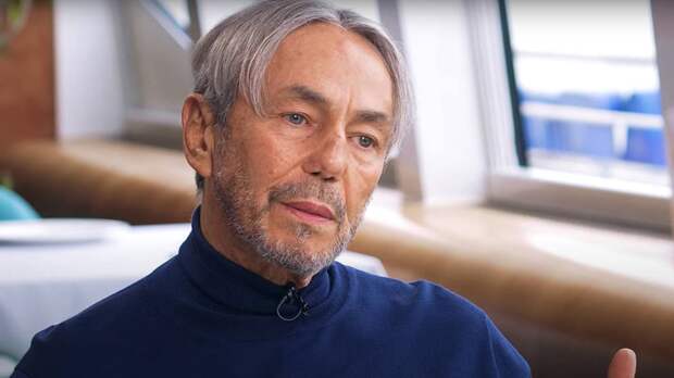 Mash: Экс-сенатор Умар Джабраилов покончил с собой в гостинице в Москве