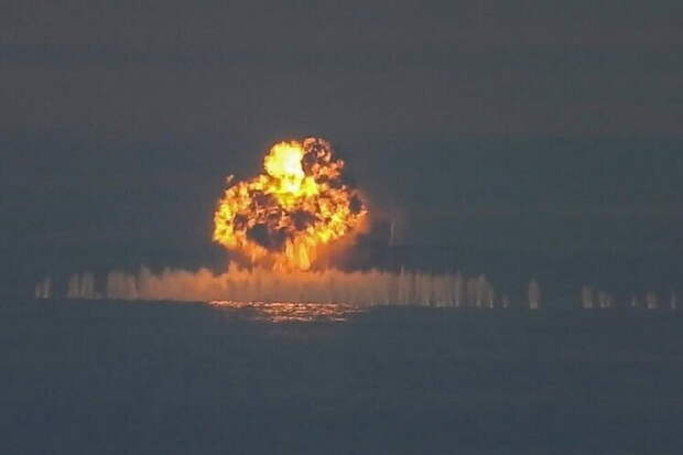 Пентагон показал видео потопления иранского фрегата американской подлодкой