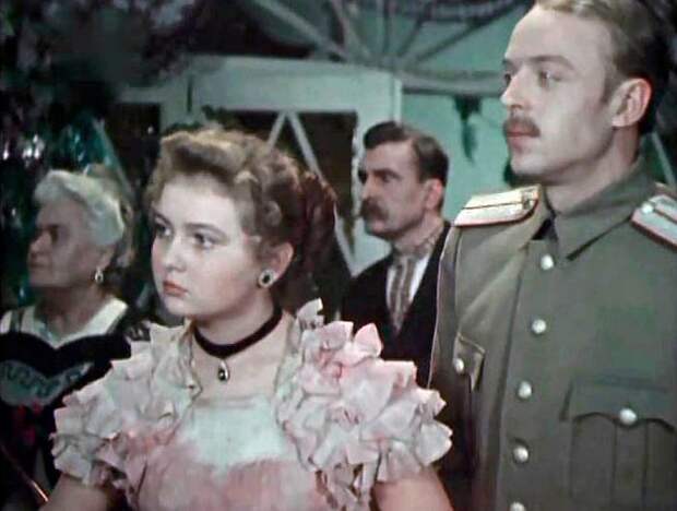 Людмила Мызникова в фильме «Гроза над полями». / Фото: www.kino-teatr.ru Людмила Мызникова в фильме «Гроза над полями». / Фото: www.kino-teatr.ru