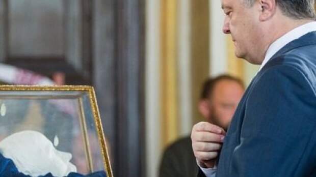 Порошенко могут объявить в международный розыск
