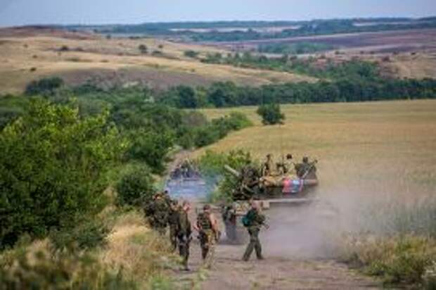 Бой за приграничное село в районе города Снежное в Донецкой области
