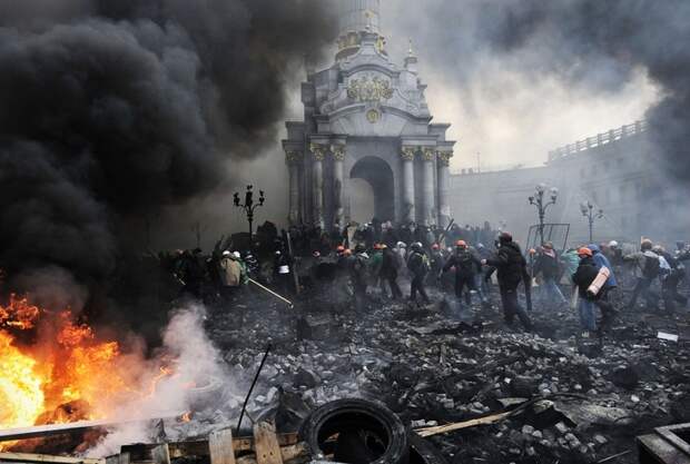 Майданутые бьют тревогу: на Украине жизни нет, а в Европу хода нет