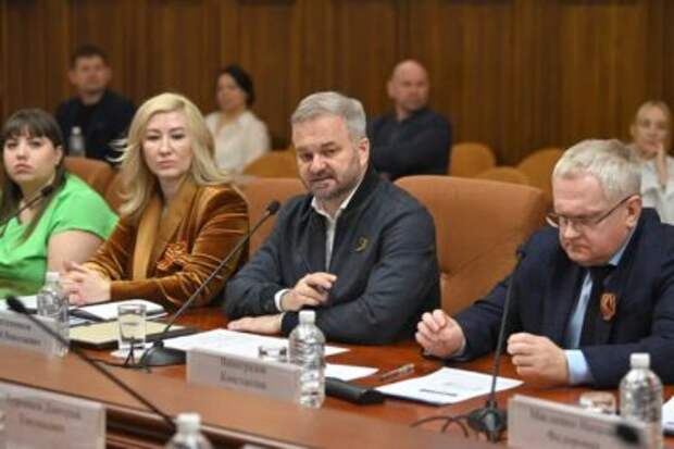 Андрей Веретенников провел очередное расширенное заседание Общественного совета при Уполномоченном