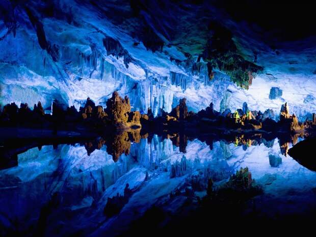 Пещера Reed Flute, Китай.