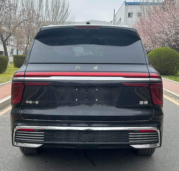 Прорыв китайского автопрома. Hongqi обновила свой 4,0-литровый мотор V8, теперь у него столько же мощности, сколько у моторов V8 Mercedes-Maybach GLS 600 и BMW X7 M60i