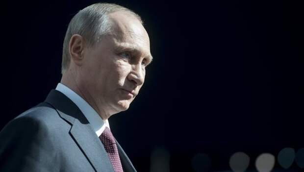 Путин возглавил рейтинг моральных авторитетов в России