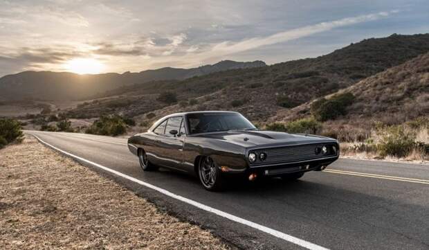 Комик Кевин Харт после автокатастрофы пересаживается на 1000-сильный Dodge Charger