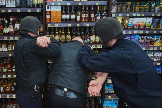 В Новосибирске пьяный поклонник Чака Норриса вызывал горожан на бой