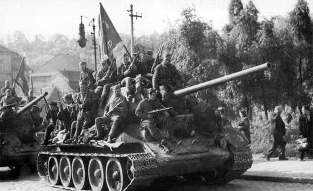Оболганный подвиг Красной Армии, или кому Прага обязана своим спасением от уничтожения