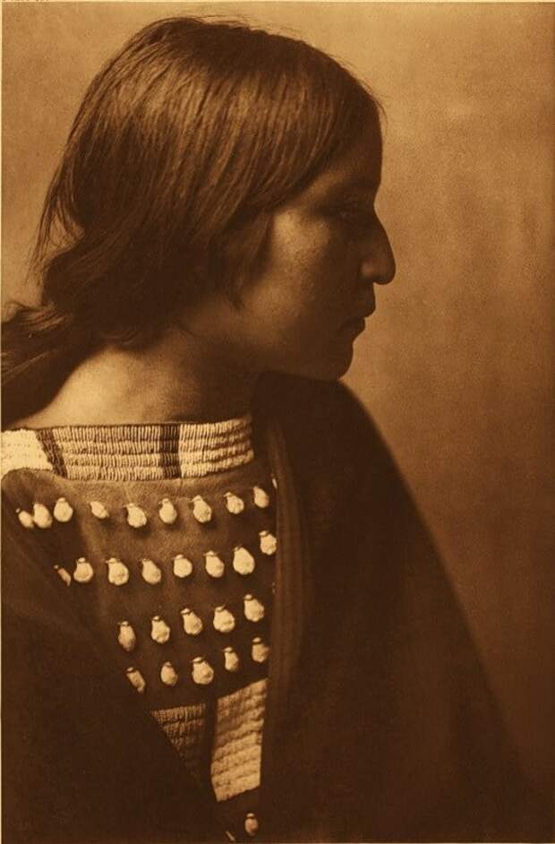 Североамериканская индианка (индеанка) из народности арикара. Фото