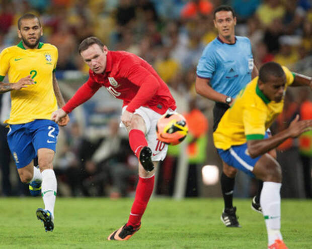 Эффектный гол У.Руни принес англичанам ничью в матче с Бразилией