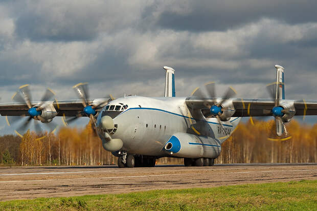Фото: самолет Ан-22 «Антей»