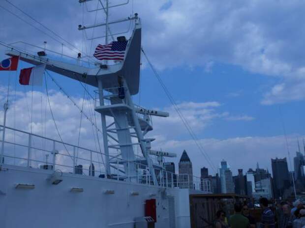 Нью Йорк - Хелифакс - СентДжон и обратно на кораблике