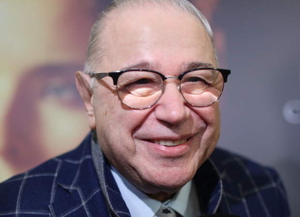 «А доча где?»: Евгений Петросян и Татьяна Брухунова поделились новым семейным кадром