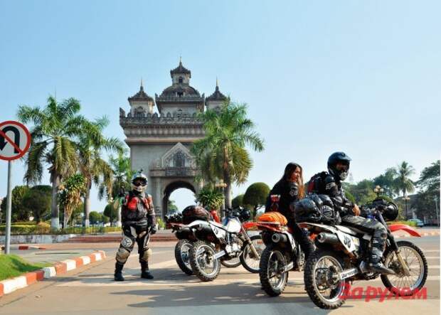 000_moto_0512_112