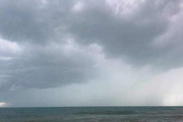 Британский самолет-разведчик засекли в Черном море