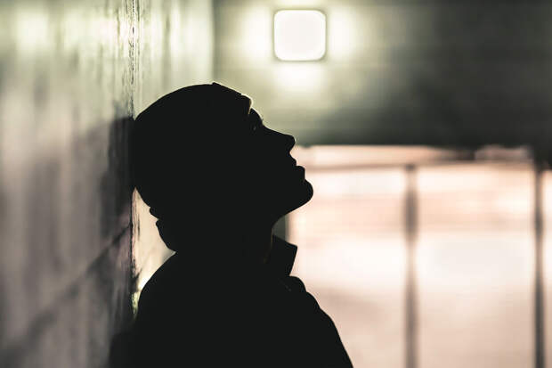 СНВ: зависимость от смартфонов усиливает боль от социальной изоляции