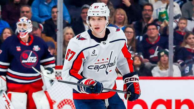 «Всегда надо зарабатывать свое место в составе». Тринеев — о продлении контракта с «Вашингтоном»