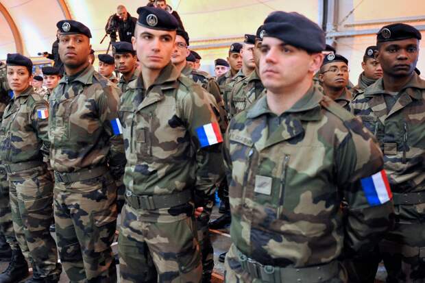 Российская дипломатия пообещала геноцид и мочилово французских инструкторов