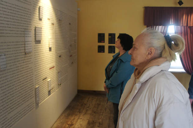 Стенд с фрагментами повести А. С. Пушкина «Станционный смотритель»