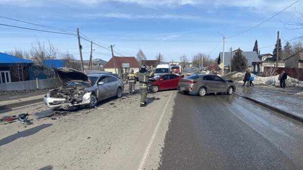После массового ДТП на Алтае в больницу попала четырехлетняя девочка