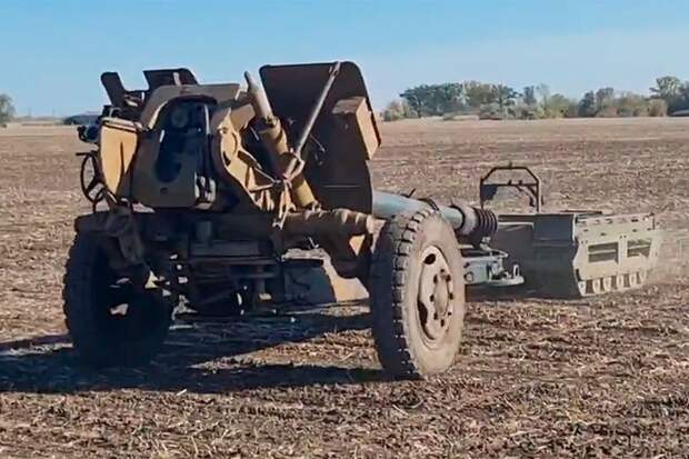 Появилось видео буксировки 122-мм гаубицы Д-30 при помощи НРТК "Курьер"