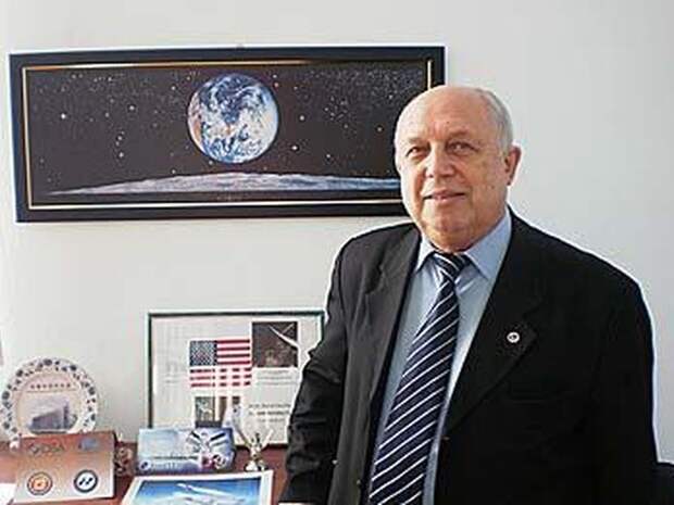Олег Пчеляков Олег Пчеляков