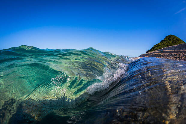 the force of the waves in the photography of matt burgess 5