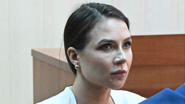 «Бесконтрольно это делает»: онколог про походы Лерчек в фитнес-клуб