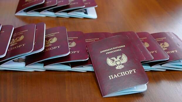 Путин подписал указ о признании Россией паспортов ДНР и ЛНР