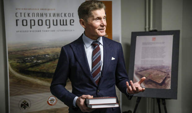 История поможет творить будущее