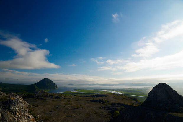 Сопки Брат и Сестра вблизи города Находка (Приморье). Фото