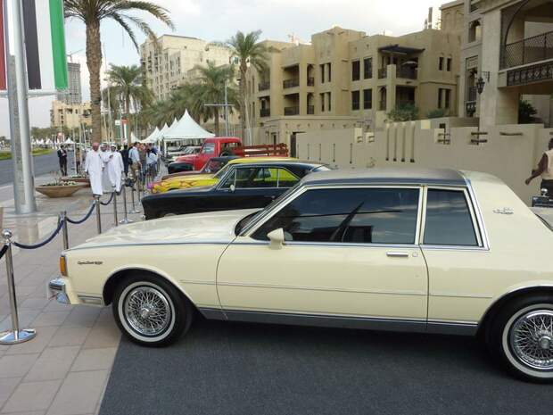 Emirates Classic Carshow 2011 в Дубае (95 фото)