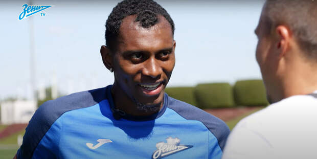 Нападающий Кассьерра уехал из «Зенита» в Бразилию