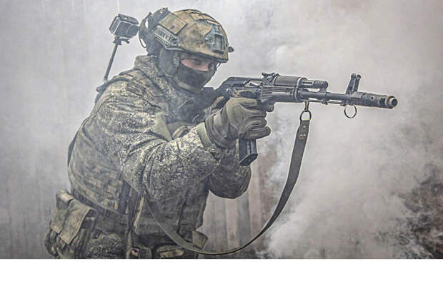 Первый прыжок, признание маме и бой под Авдеевкой: бойцы СВО - о самых смелых поступках