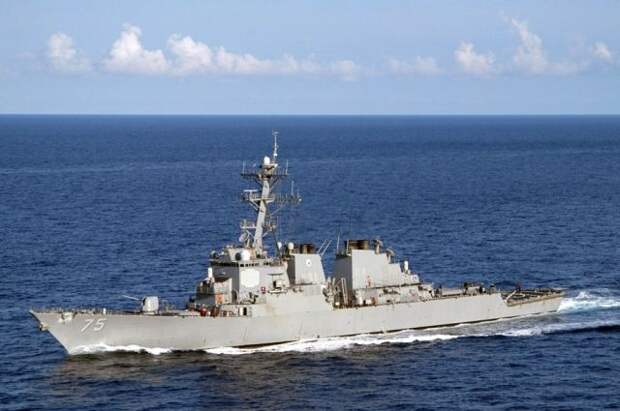 ВМС РФ взяли под наблюдение эсминец США, вошедший в Черное море