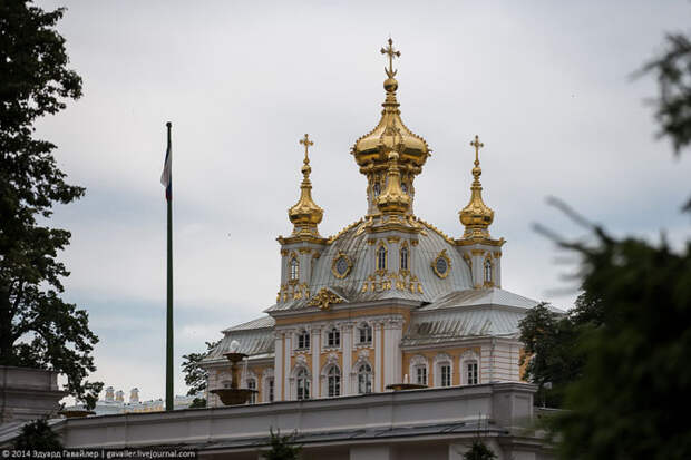 Путешествие по фонтаны Петергофа