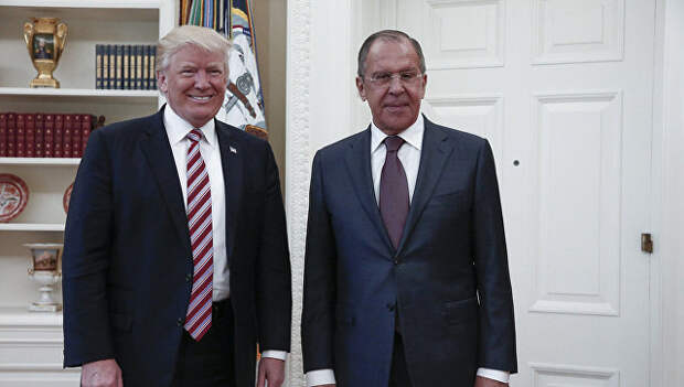 Встреча министра иностранных дел России Сергея Лаврова и президента США Дональда Трампа в Вашингтоне. Архивное фото Встреча министра иностранных дел России Сергея Лаврова и президента США Дональда Трампа в Вашингтоне. Архивное фото