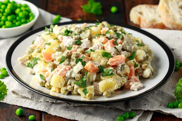 В Минздраве дали рецепт полезного салата «Оливье»