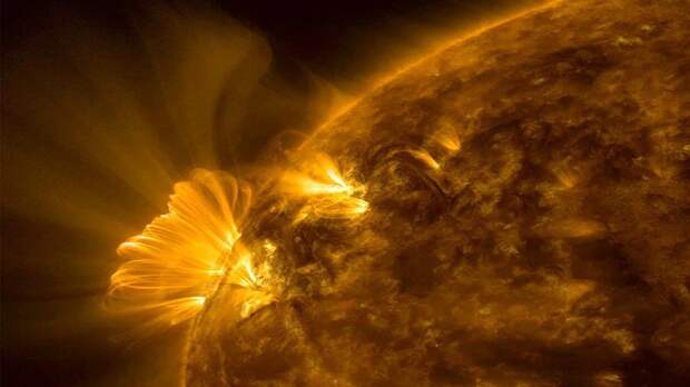 Первая с начала года вспышка высочайшего балла X происходит на Солнце