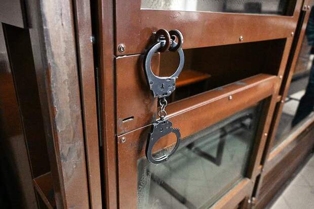 Россиянин неделю спаивал двух маленьких мальчиков